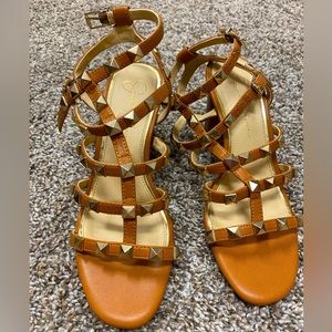 Jessica Simpson Studded T-Strap; Size 7
